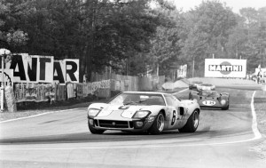 La GT40 Mk.I numéro 6 de Jacky Ickx et Jackie Oliver, équipage victorieux au Mans 1969.